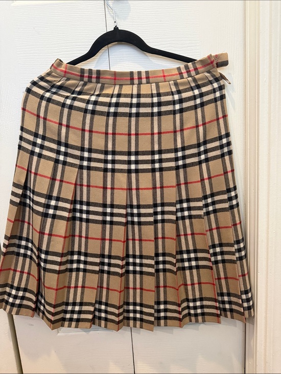 Burberrys Dresses & Skirts - Vintage 100% Wool Burberry Beige Black Red Plaid Pleated Skirt There is no size.